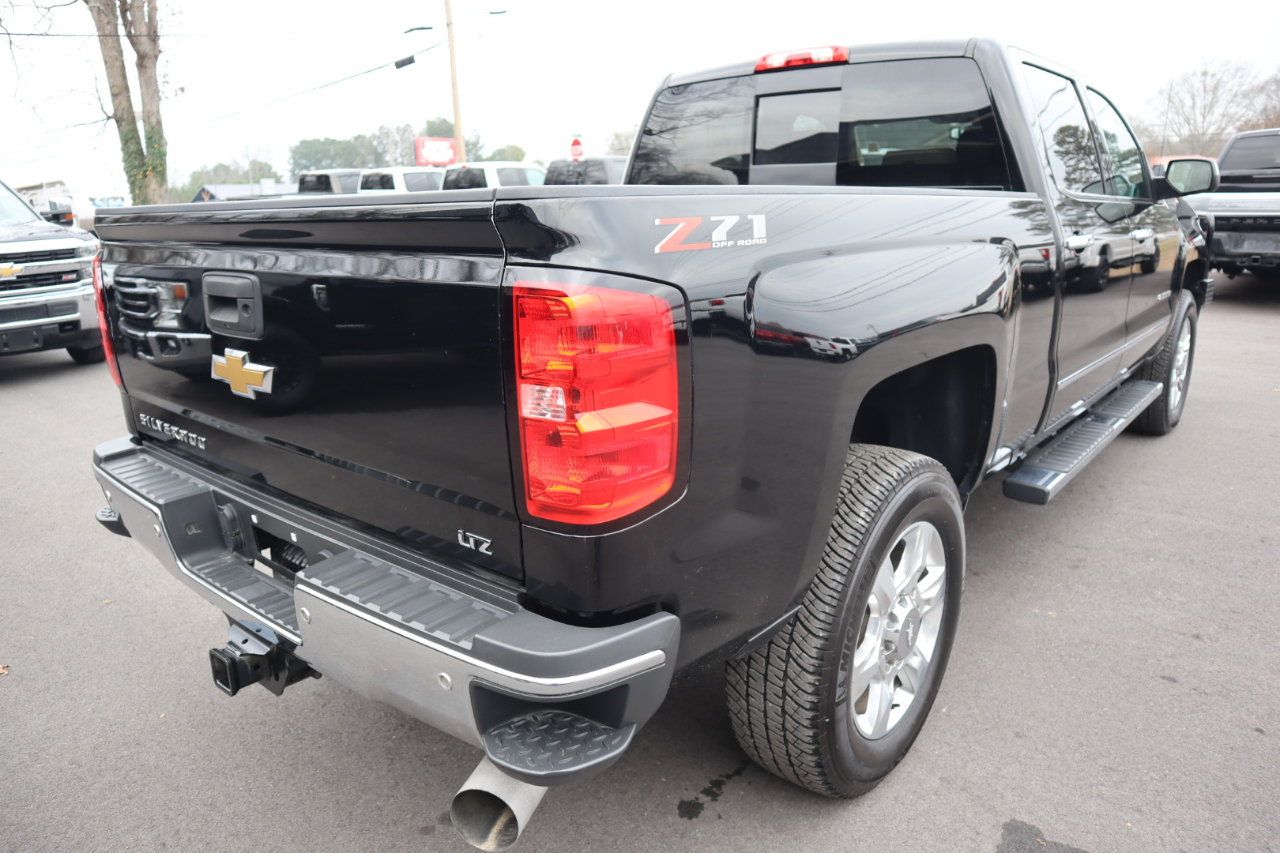 Chevrolet Silverado 2500HD 4WD Crew Cab 153.7" LTZ 2018