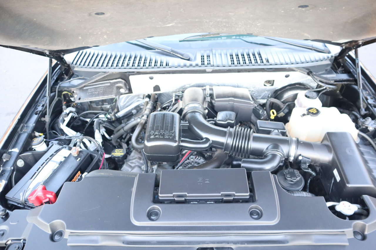 Ford Expedition 2WD 4dr Limited 2012