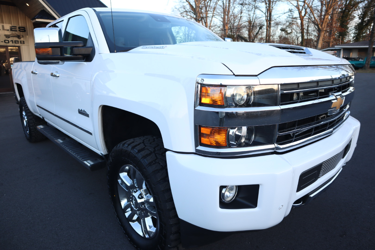 Chevrolet Silverado 2500HD 4WD Crew Cab 153.7" High Country 2018