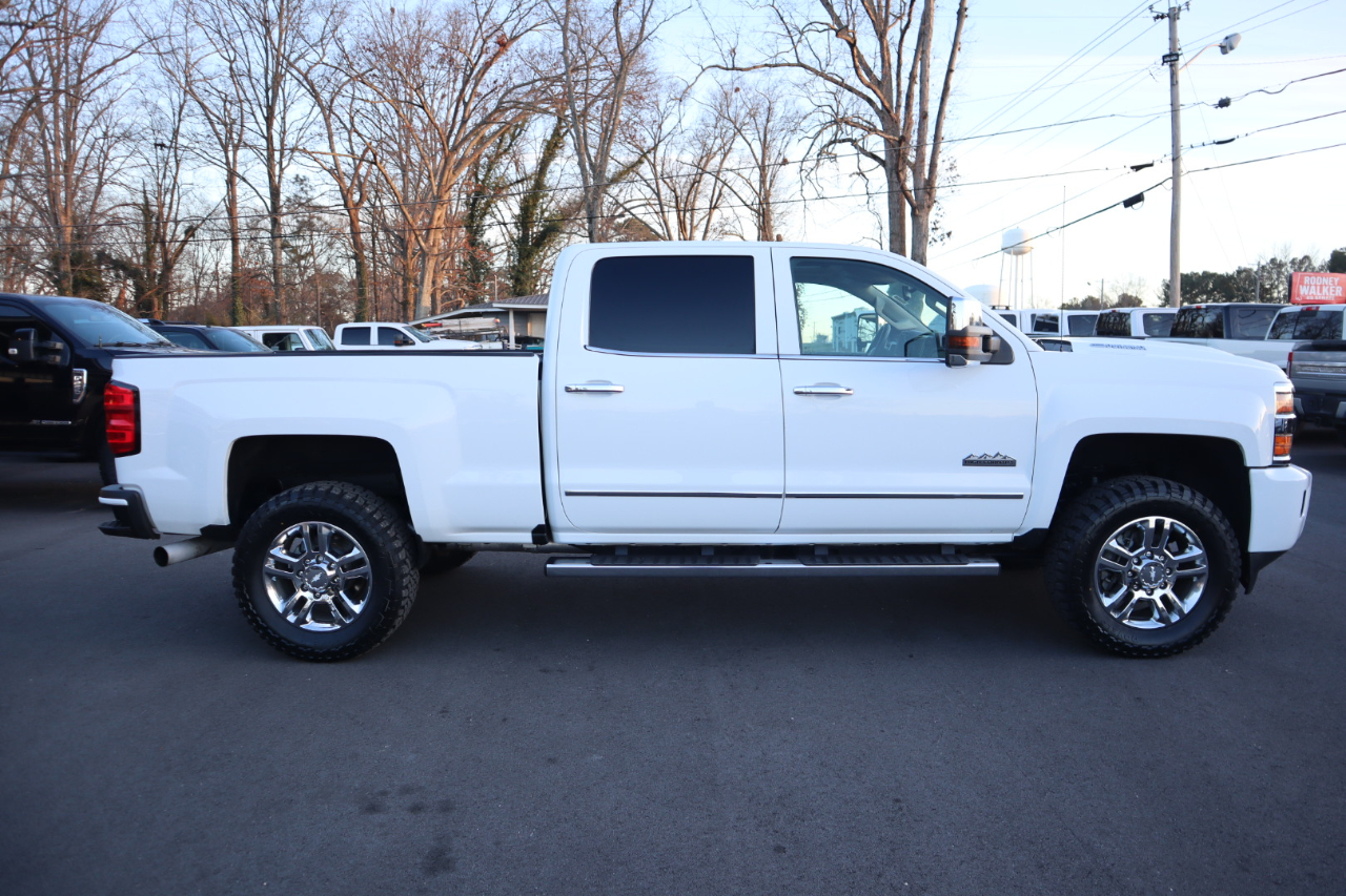 Chevrolet Silverado 2500HD 4WD Crew Cab 153.7" High Country 2018