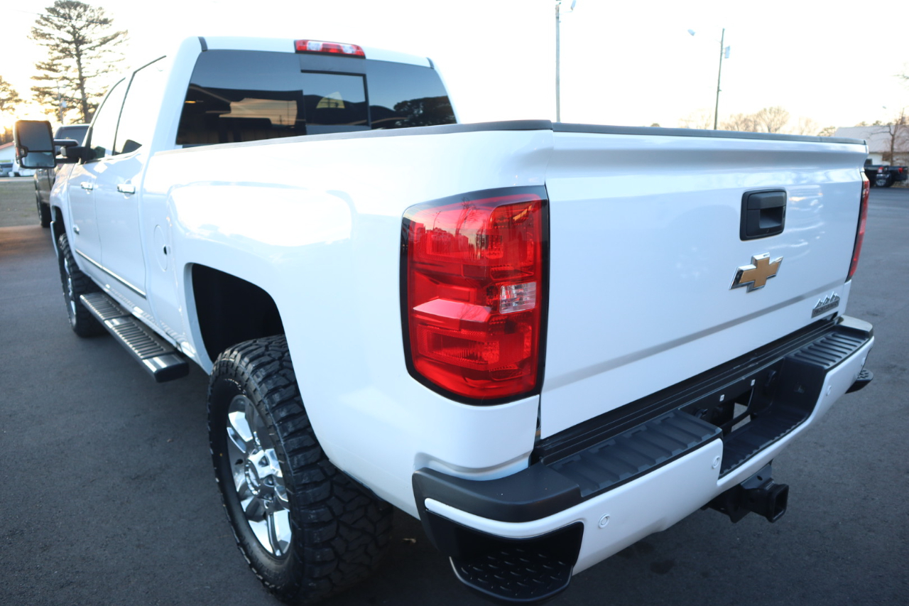 Chevrolet Silverado 2500HD 4WD Crew Cab 153.7" High Country 2018
