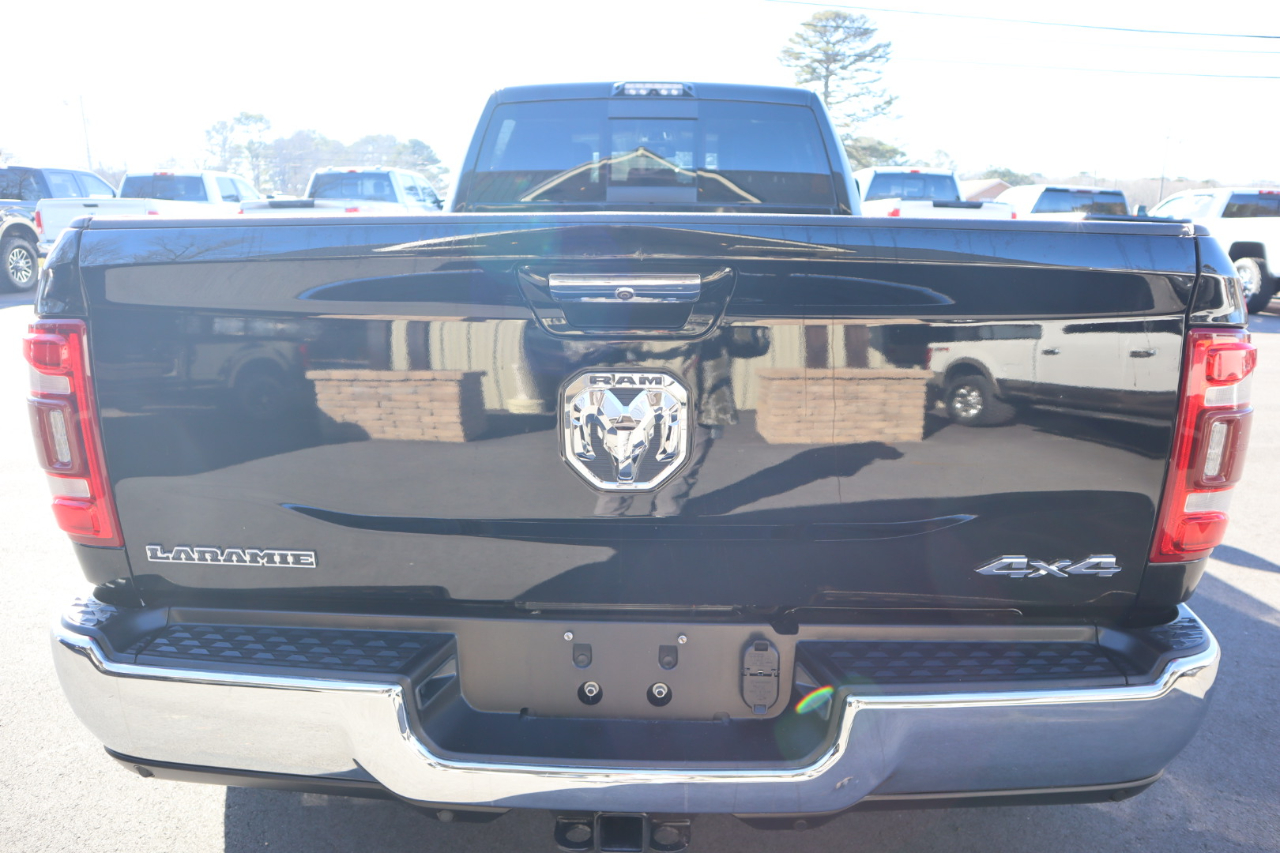 RAM 3500 Laramie 4x4 Crew Cab 8' Box 2019