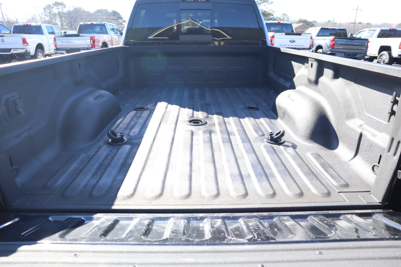 RAM 3500 Laramie 4x4 Crew Cab 8' Box 2019