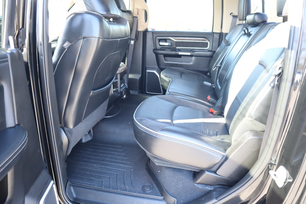 RAM 3500 Laramie 4x4 Crew Cab 8' Box 2019