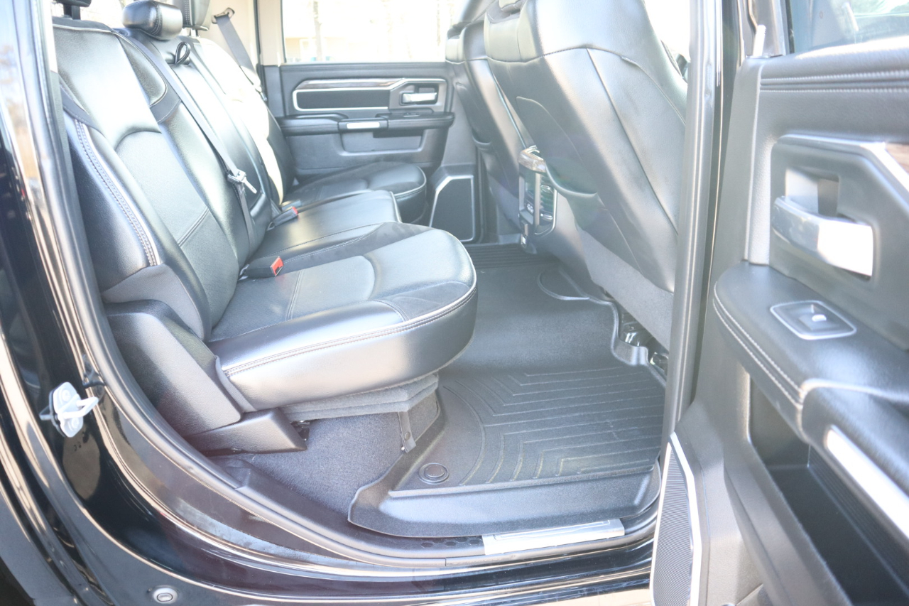 RAM 3500 Laramie 4x4 Crew Cab 8' Box 2019