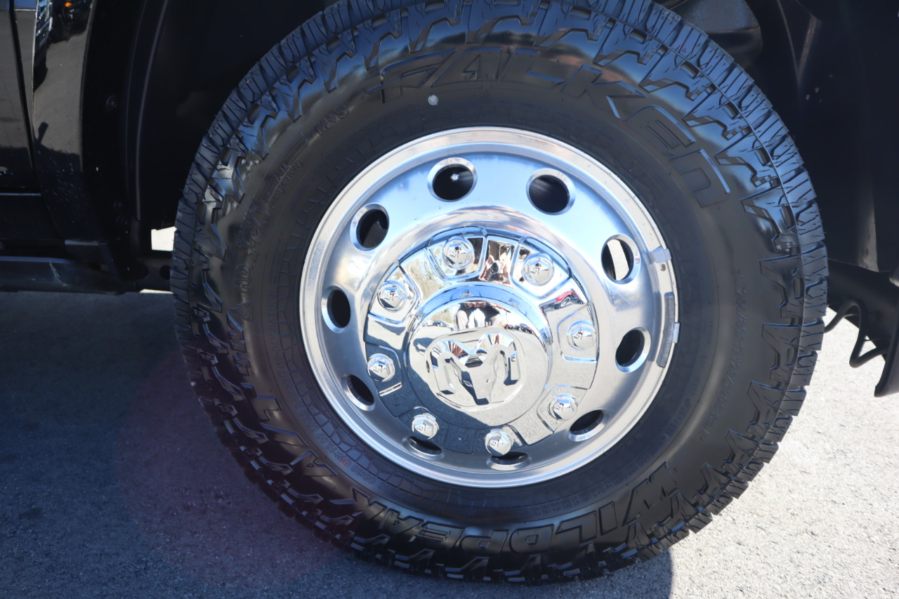 RAM 3500 Laramie 4x4 Crew Cab 8' Box 2019