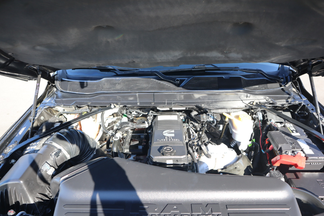 RAM 3500 Laramie 4x4 Crew Cab 8' Box 2019