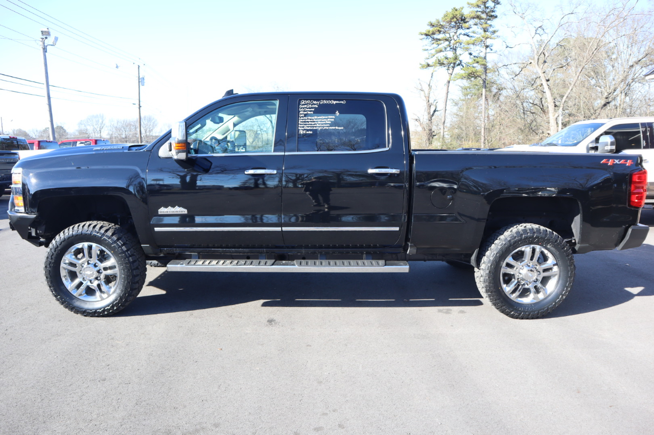 Chevrolet Silverado 2500HD 4WD Crew Cab 153.7" High Country 2019