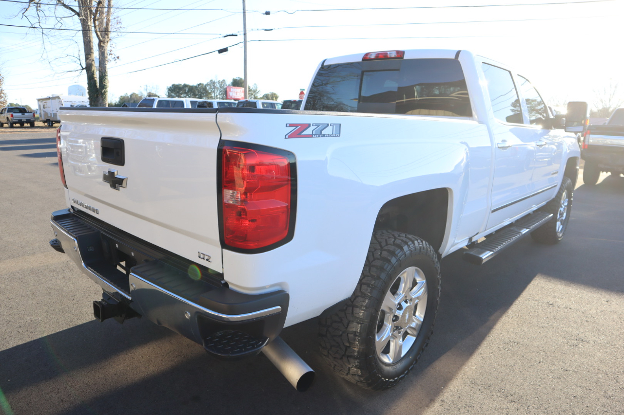 Chevrolet Silverado 2500HD 4WD Crew Cab 153.7" LTZ 2018