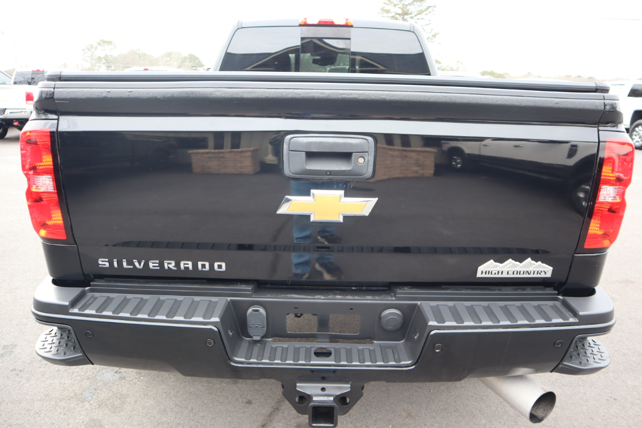 Chevrolet Silverado 2500HD 4WD Crew Cab 153.7" High Country 2018