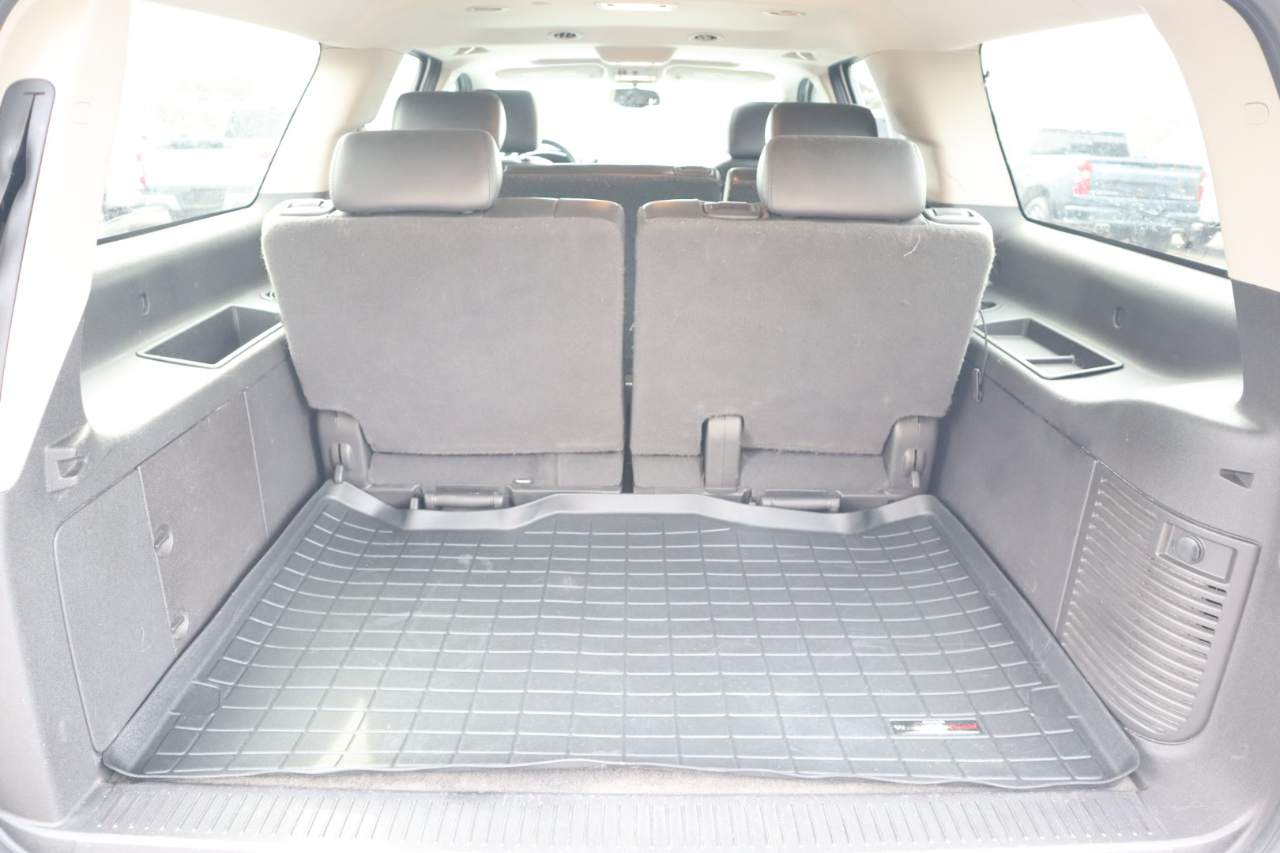 Chevrolet Suburban 4WD 4dr 1500 LT 2010