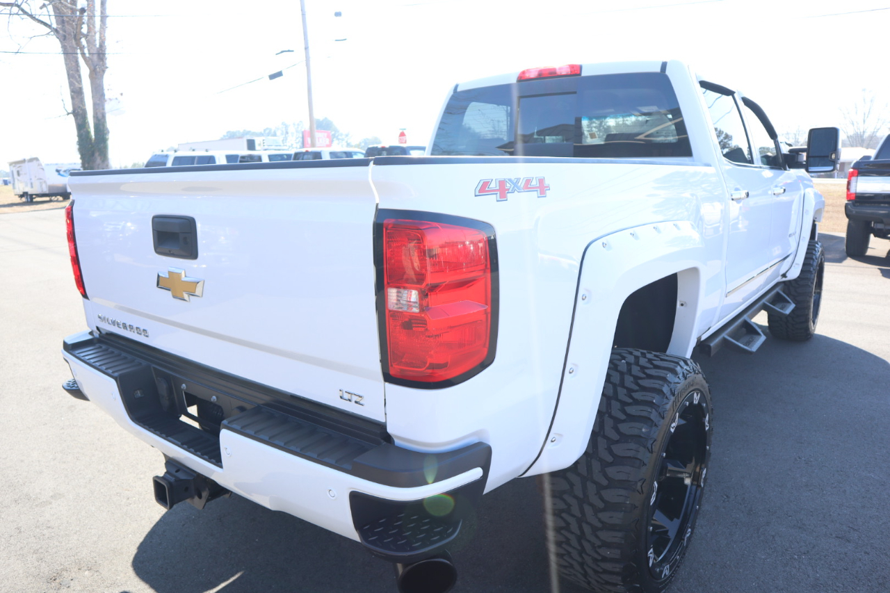 Chevrolet Silverado 2500HD 4WD Crew Cab 153.7" LTZ 2017