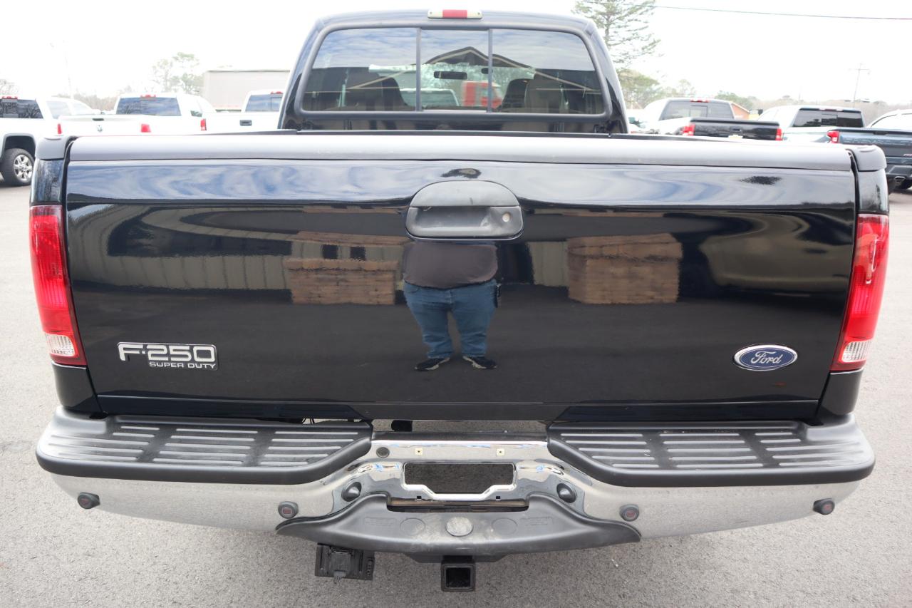 Ford Super Duty F-250 Crew Cab 156" Lariat 4WD 2004