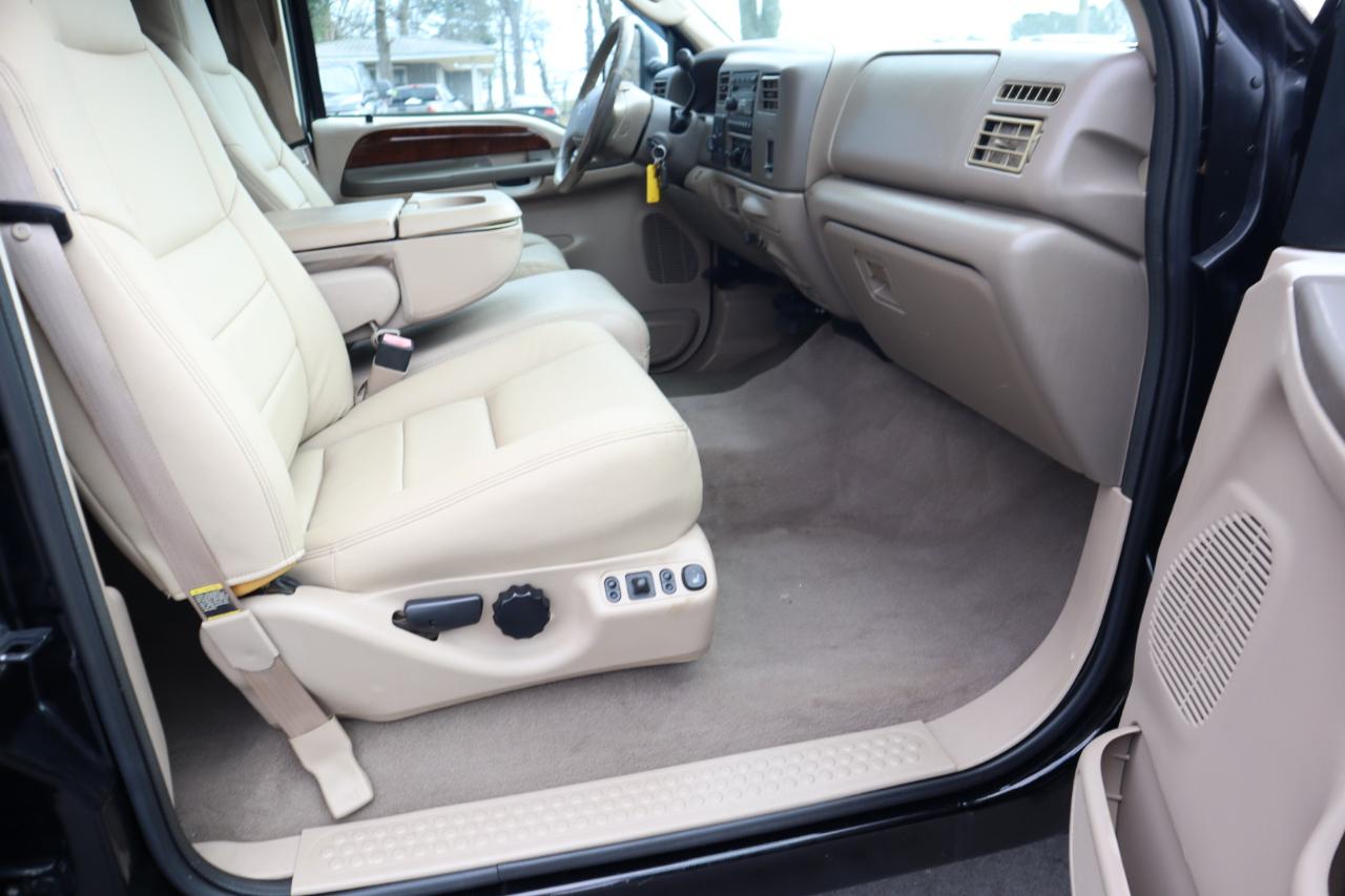 Ford Super Duty F-250 Crew Cab 156" Lariat 4WD 2004