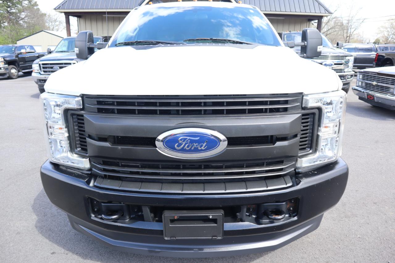 Ford Super Duty F-350 DRW Lariat 4WD Crew Cab 179" WB 60" CA 2019