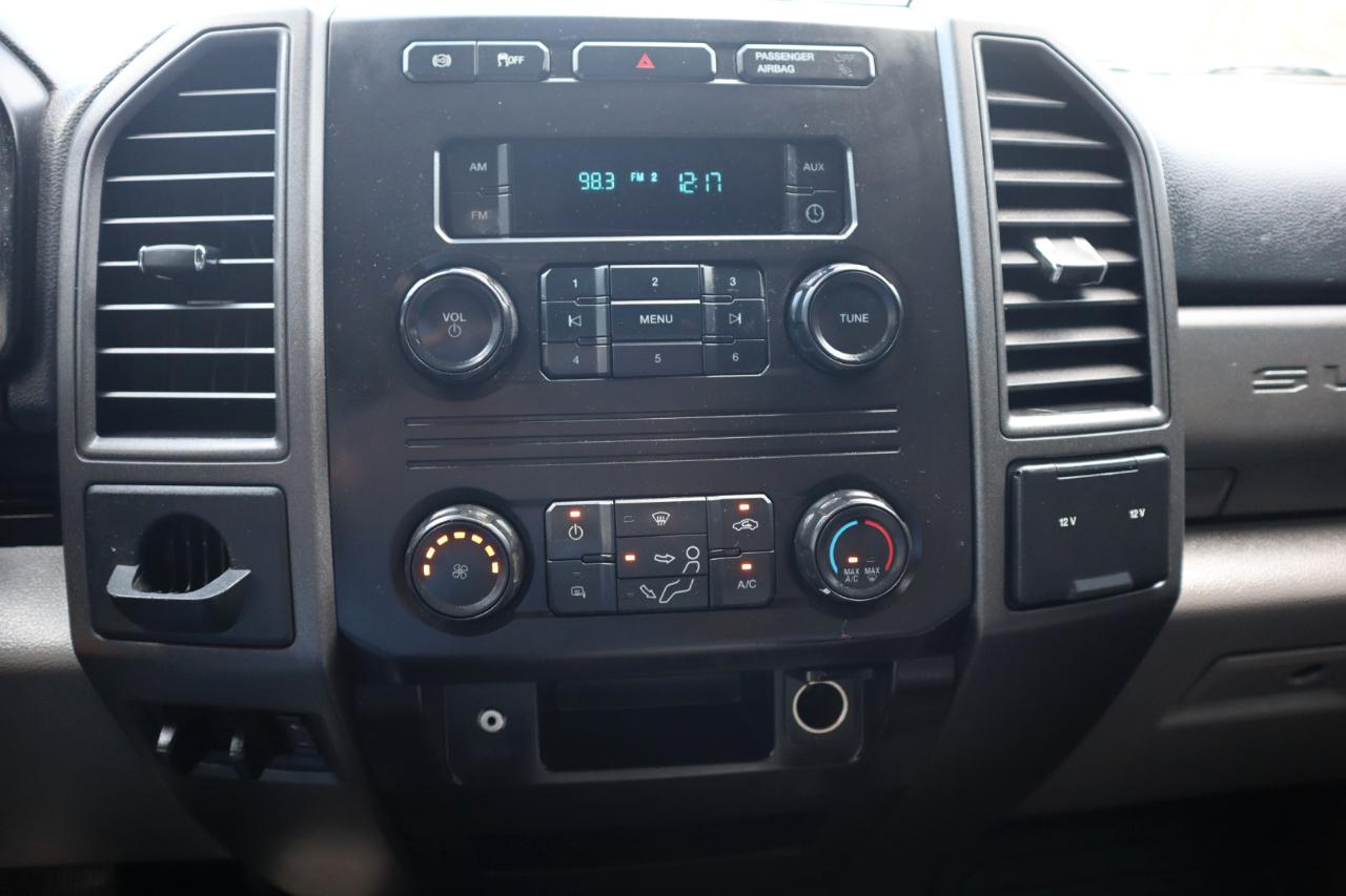 Ford Super Duty F-350 DRW Lariat 4WD Crew Cab 179" WB 60" CA 2019