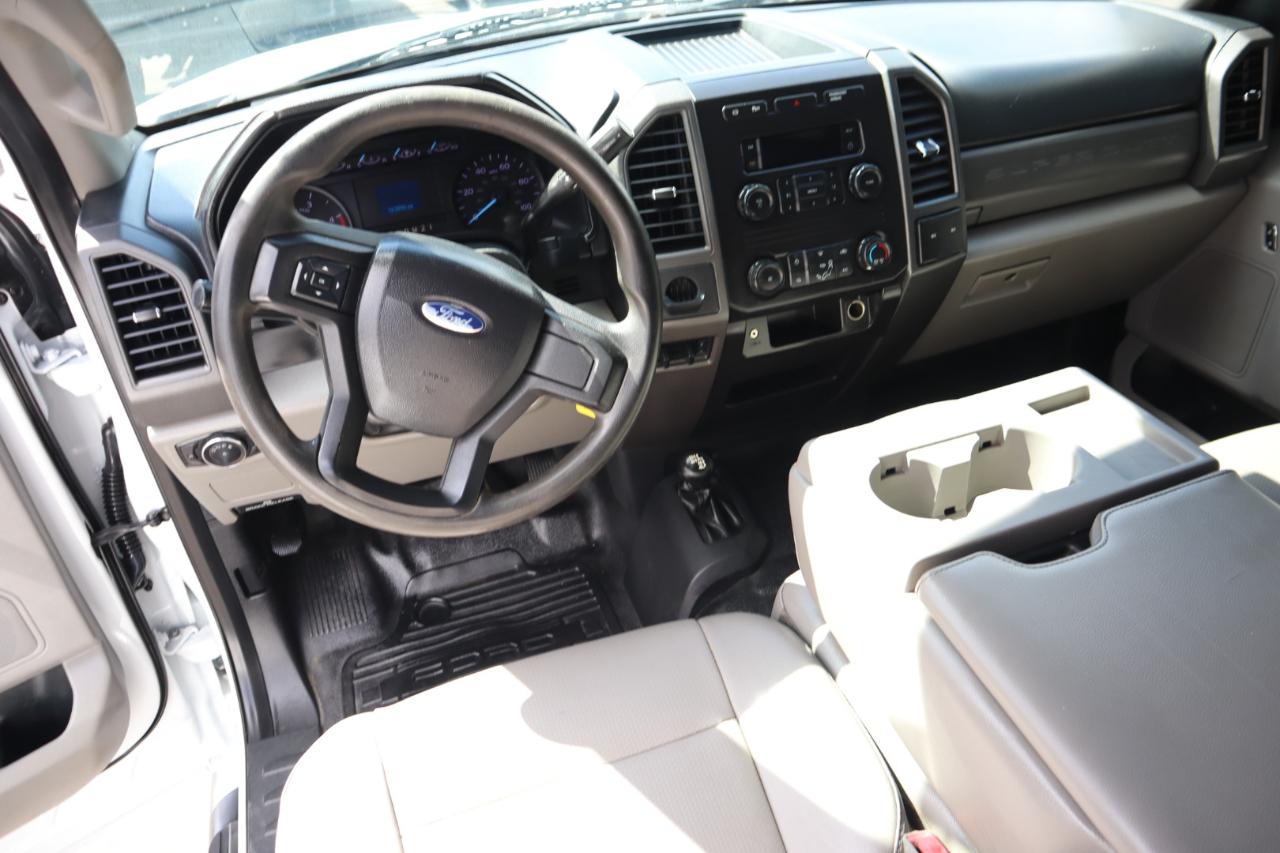 Ford Super Duty F-350 DRW Lariat 4WD Crew Cab 179" WB 60" CA 2019