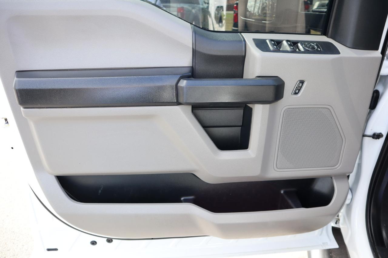 Ford Super Duty F-350 DRW Lariat 4WD Crew Cab 179" WB 60" CA 2019