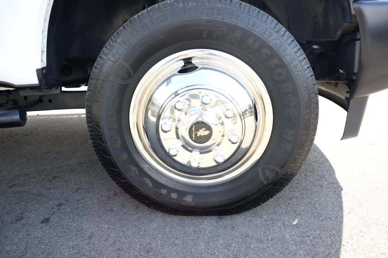 Ford Super Duty F-350 DRW Lariat 4WD Crew Cab 179" WB 60" CA 2019