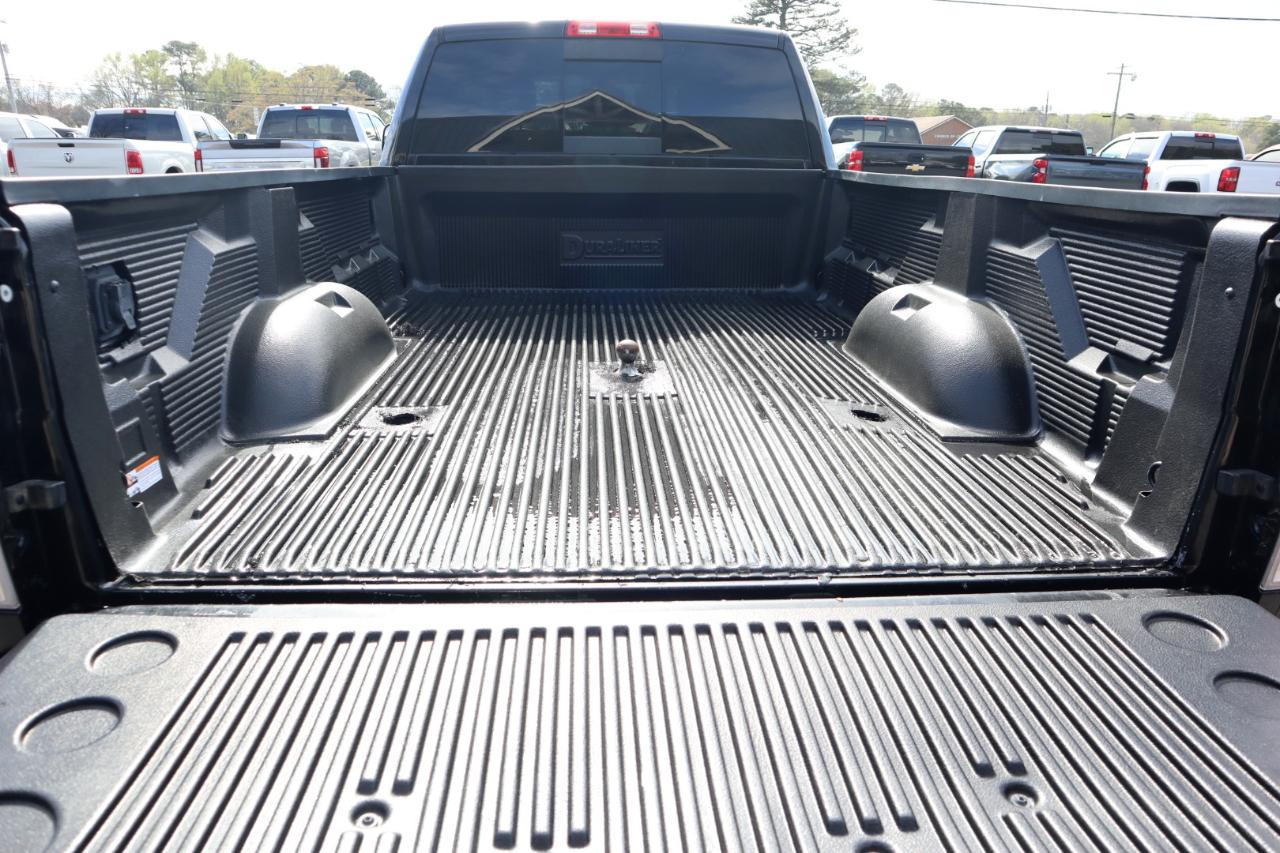 RAM 3500 Laramie 4x4 Crew Cab 8' Box 2017