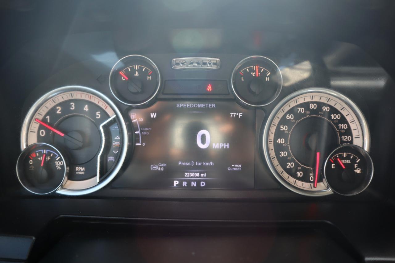 RAM 3500 Laramie 4x4 Crew Cab 8' Box 2017