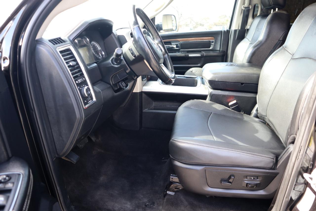 RAM 3500 Laramie 4x4 Crew Cab 8' Box 2017