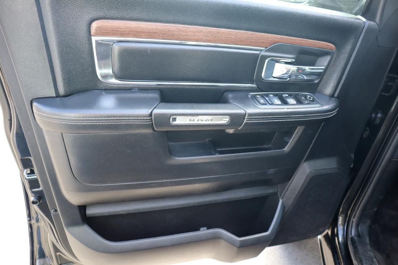 RAM 3500 Laramie 4x4 Crew Cab 8' Box 2017