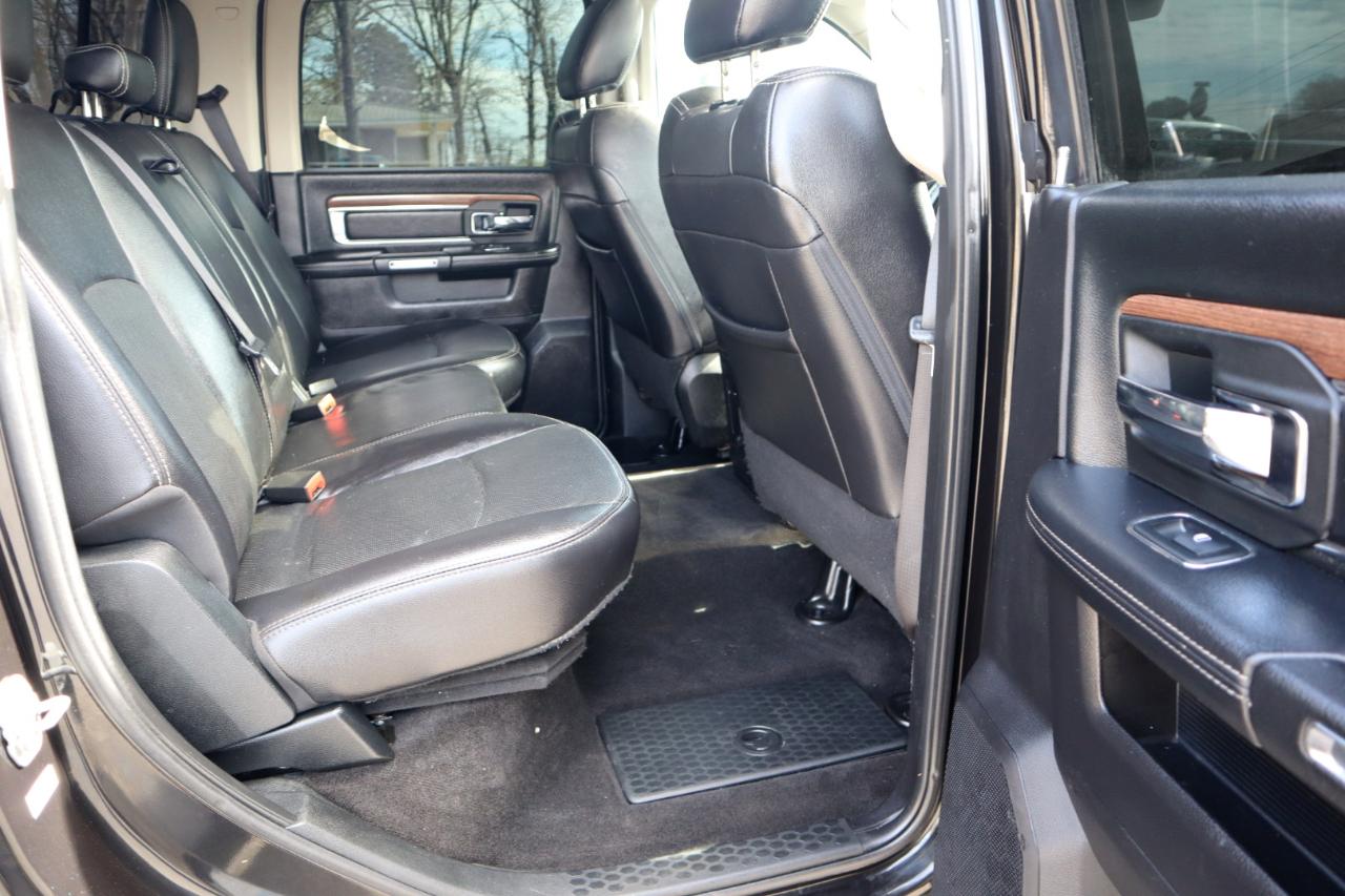 RAM 3500 Laramie 4x4 Crew Cab 8' Box 2017