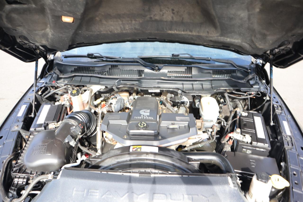 RAM 3500 Laramie 4x4 Crew Cab 8' Box 2017