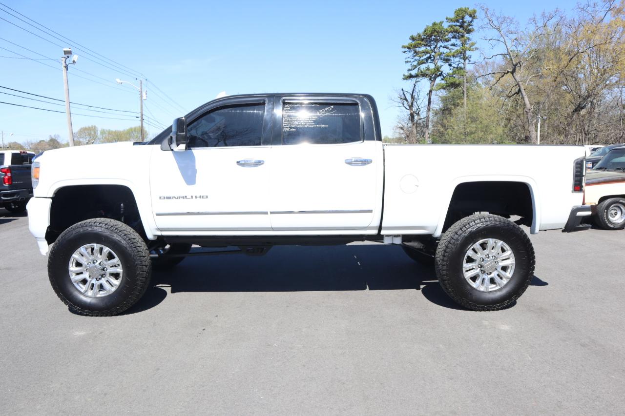GMC Sierra 2500HD available WiFi 4WD Crew Cab 153.7" Denali 2015