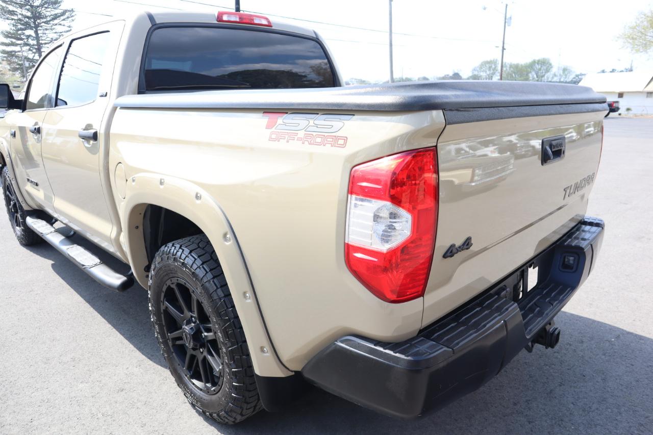 Toyota Tundra 4WD SR5 CrewMax 5.5' Bed 5.7L (Natl) 2017