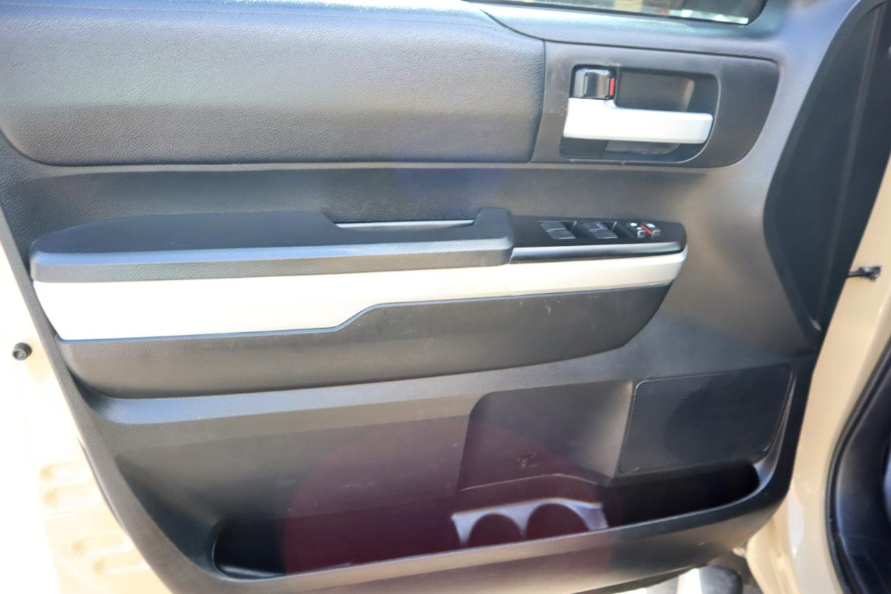 Toyota Tundra 4WD SR5 CrewMax 5.5' Bed 5.7L (Natl) 2017