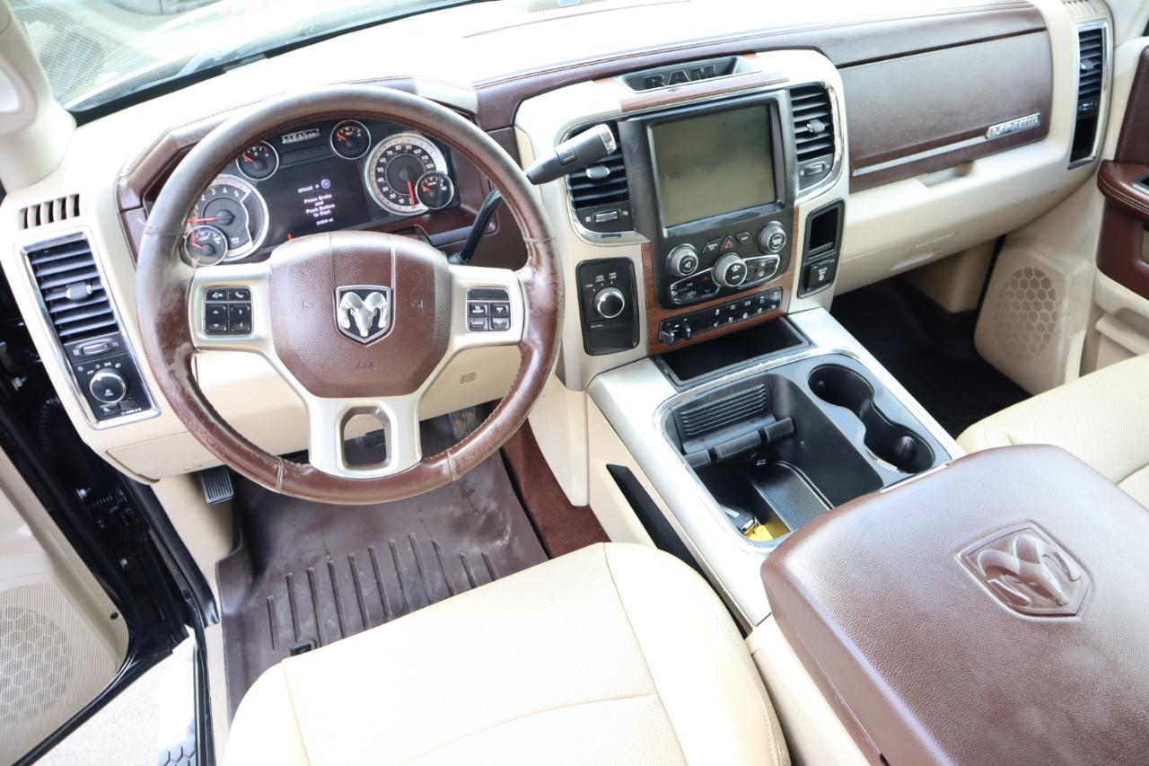 RAM 3500 Laramie 4x4 Crew Cab 8' Box 2017