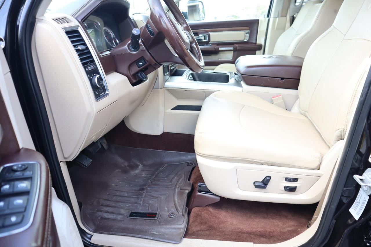 RAM 3500 Laramie 4x4 Crew Cab 8' Box 2017