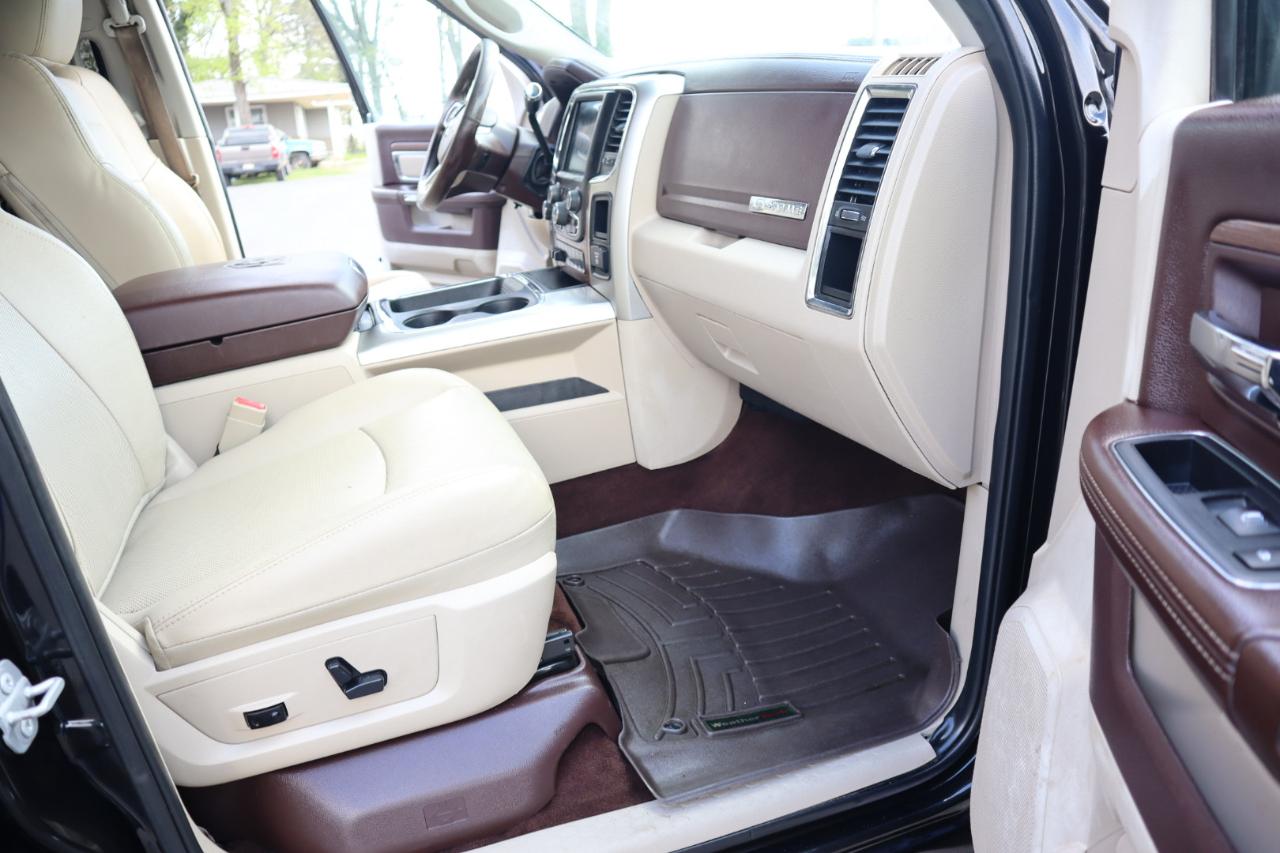 RAM 3500 Laramie 4x4 Crew Cab 8' Box 2017