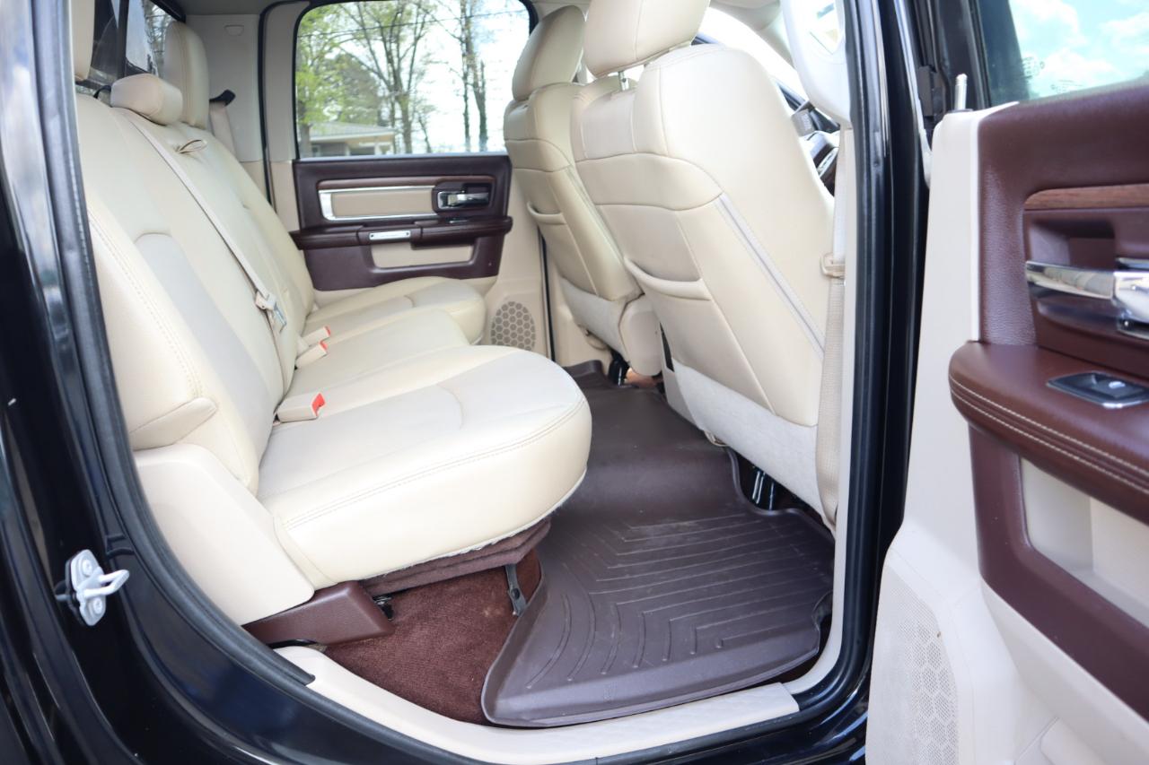 RAM 3500 Laramie 4x4 Crew Cab 8' Box 2017