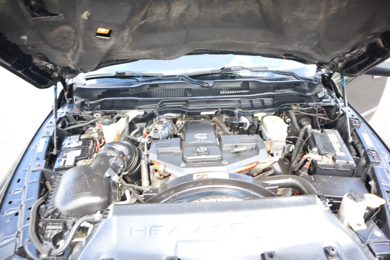 RAM 3500 Laramie 4x4 Crew Cab 8' Box 2017