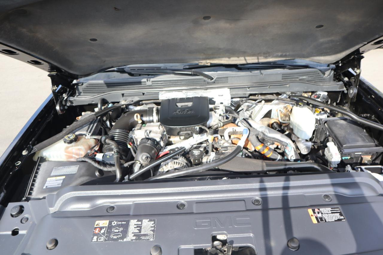 GMC Sierra 2500HD available WiFi 4WD Crew Cab 153.7" Denali 2015