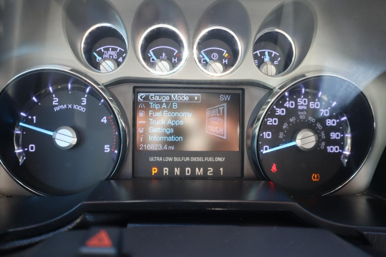 Ford Super Duty F-250 SRW 4WD Crew Cab 156" Lariat 2011