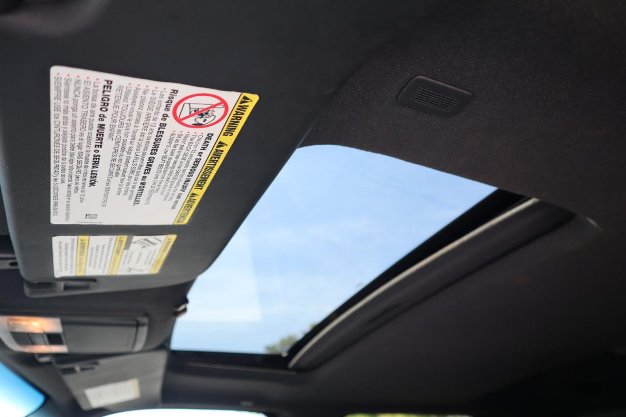 Ford Super Duty F-250 SRW 4WD Crew Cab 156" Lariat 2011