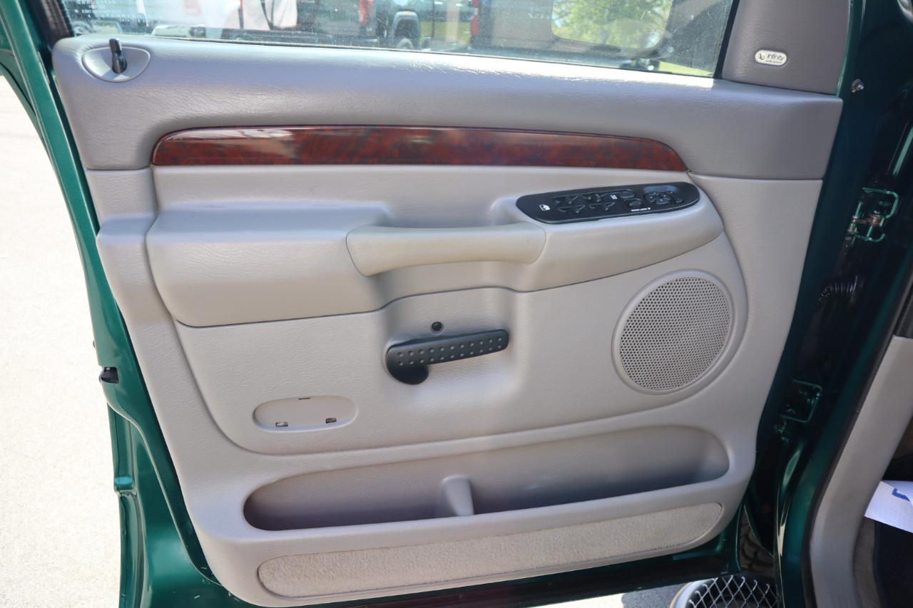 Dodge Ram 3500 4dr Quad Cab 160.5" WB DRW 4WD SLT 2003