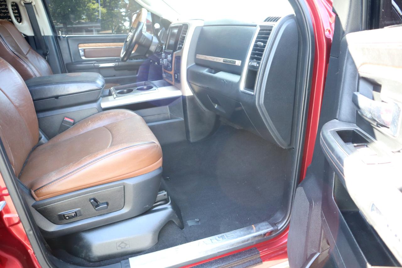 RAM 3500 4WD Mega Cab 160.5" Longhorn 2015