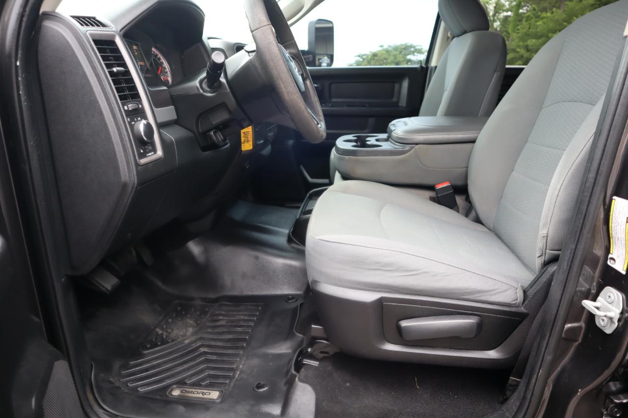 RAM 2500 Tradesman 4x4 Crew Cab 6'4" Box 2018