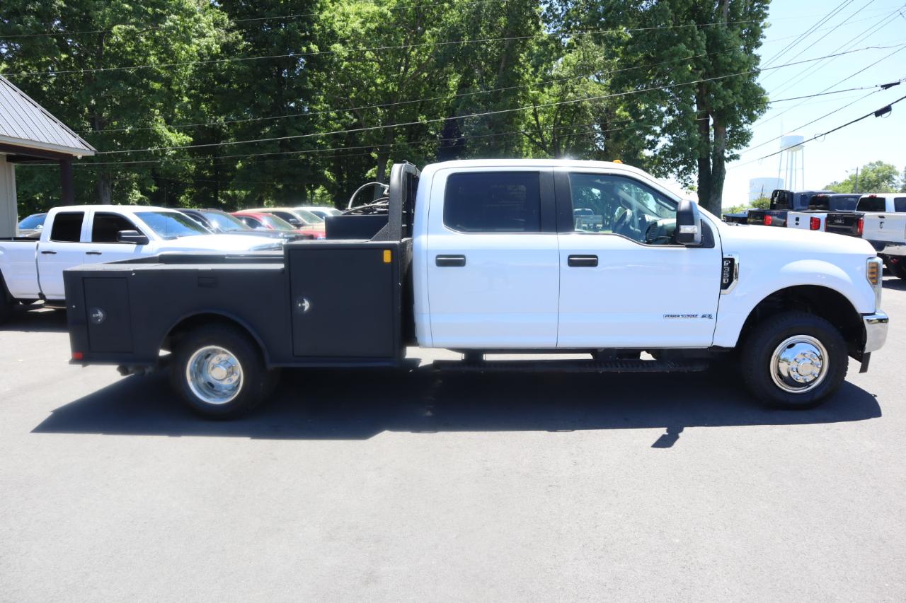 Ford Super Duty F-350 DRW Lariat 4WD Crew Cab 179" WB 60" CA 2019