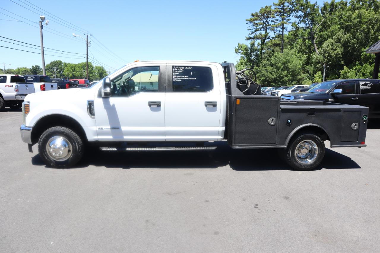 Ford Super Duty F-350 DRW Lariat 4WD Crew Cab 179" WB 60" CA 2019