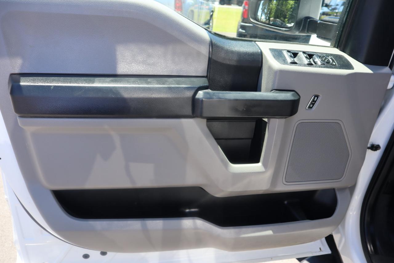 Ford Super Duty F-350 DRW Lariat 4WD Crew Cab 179" WB 60" CA 2019