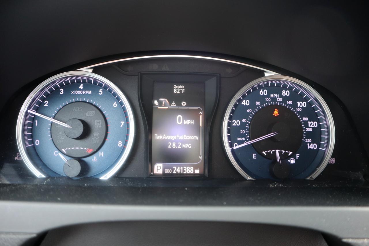 Toyota Camry LE Auto (Natl) 2017
