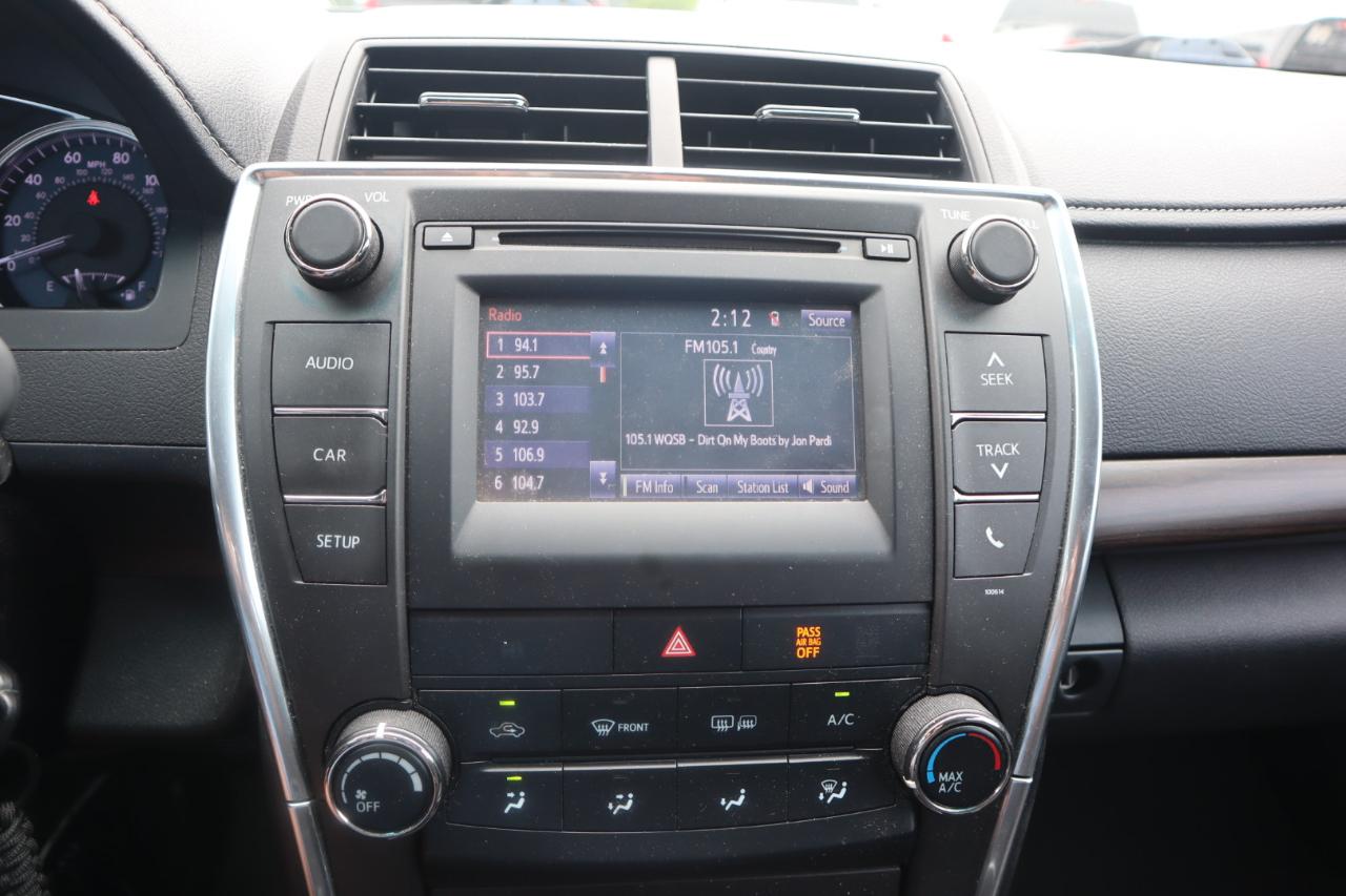 Toyota Camry LE Auto (Natl) 2017