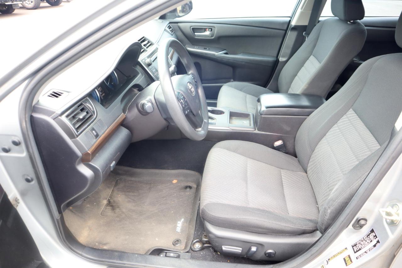 Toyota Camry LE Auto (Natl) 2017