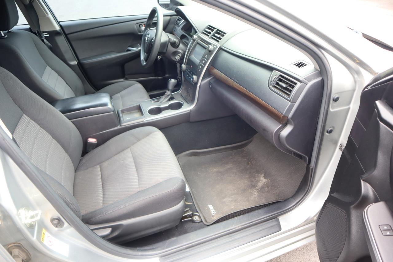 Toyota Camry LE Auto (Natl) 2017